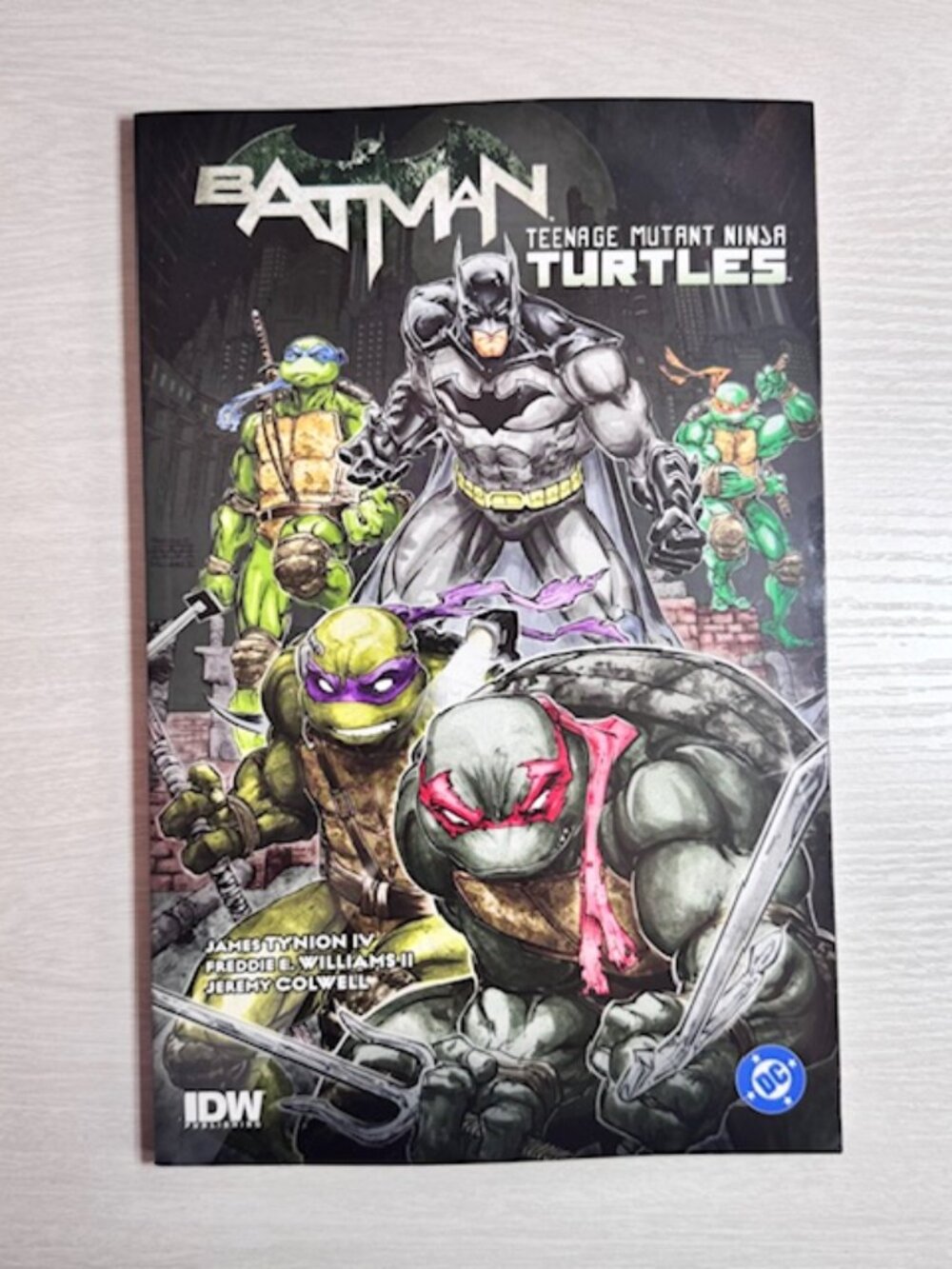 Batman / Teenage Mutant Ninja Turtles Vol. 1 Graphic Novel Trade Paperback